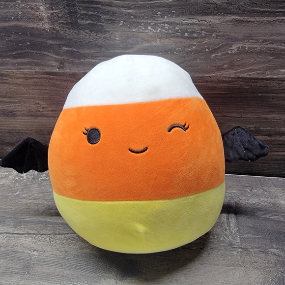 Original Squishmallows 8” Casey the Candy Corn Bat -Halloween Plush 2022 - NWOT - Picture 2 of 3